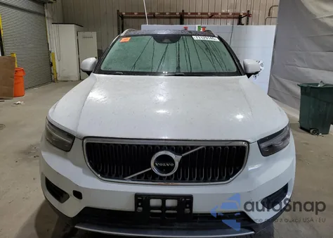 2019 Volvo Xc40 T5 Momentum z USA, uszkodzony, nr VIN YV4162UK1K2047858